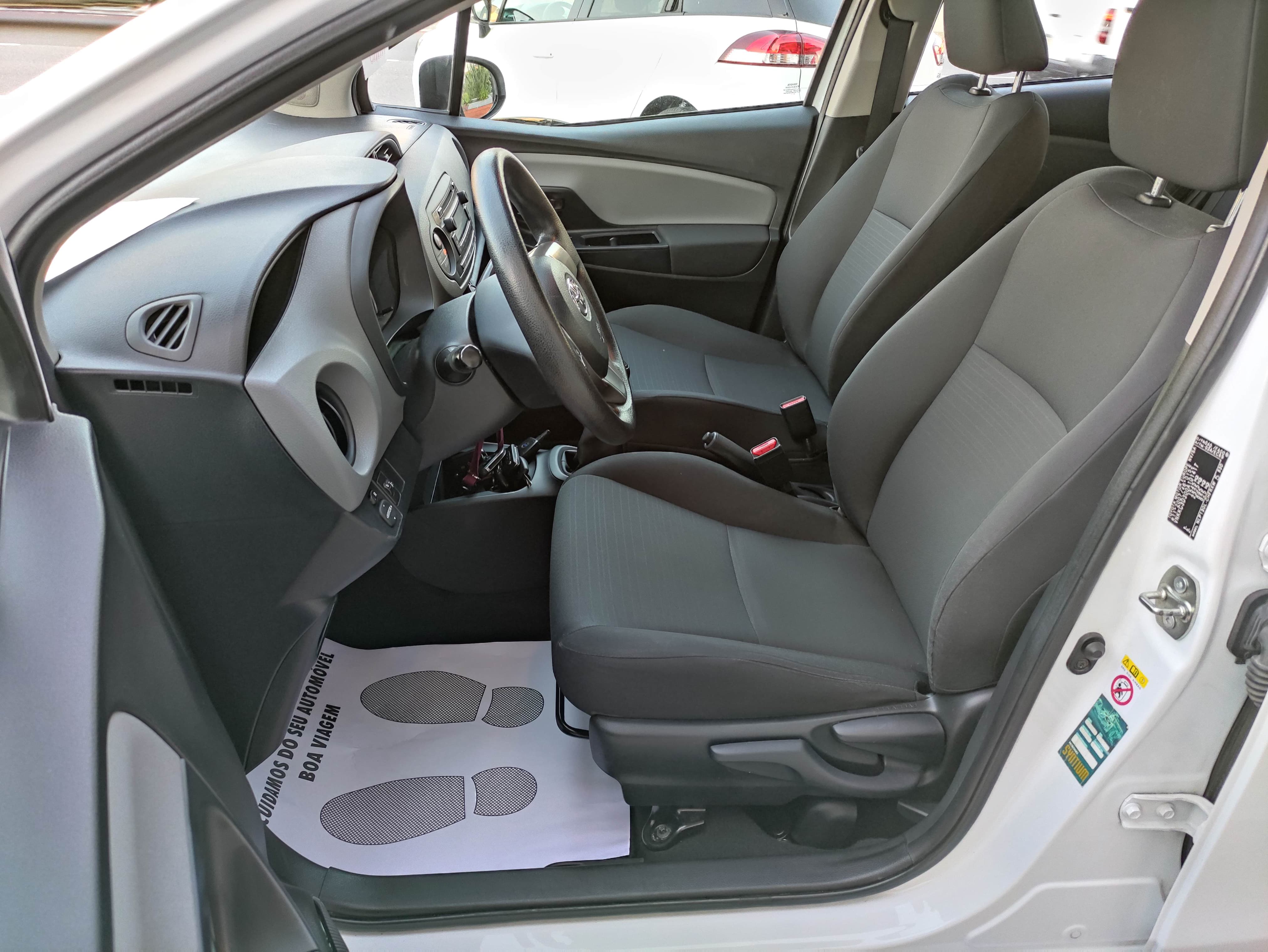 Toyota Yaris Nacional Ano 2016