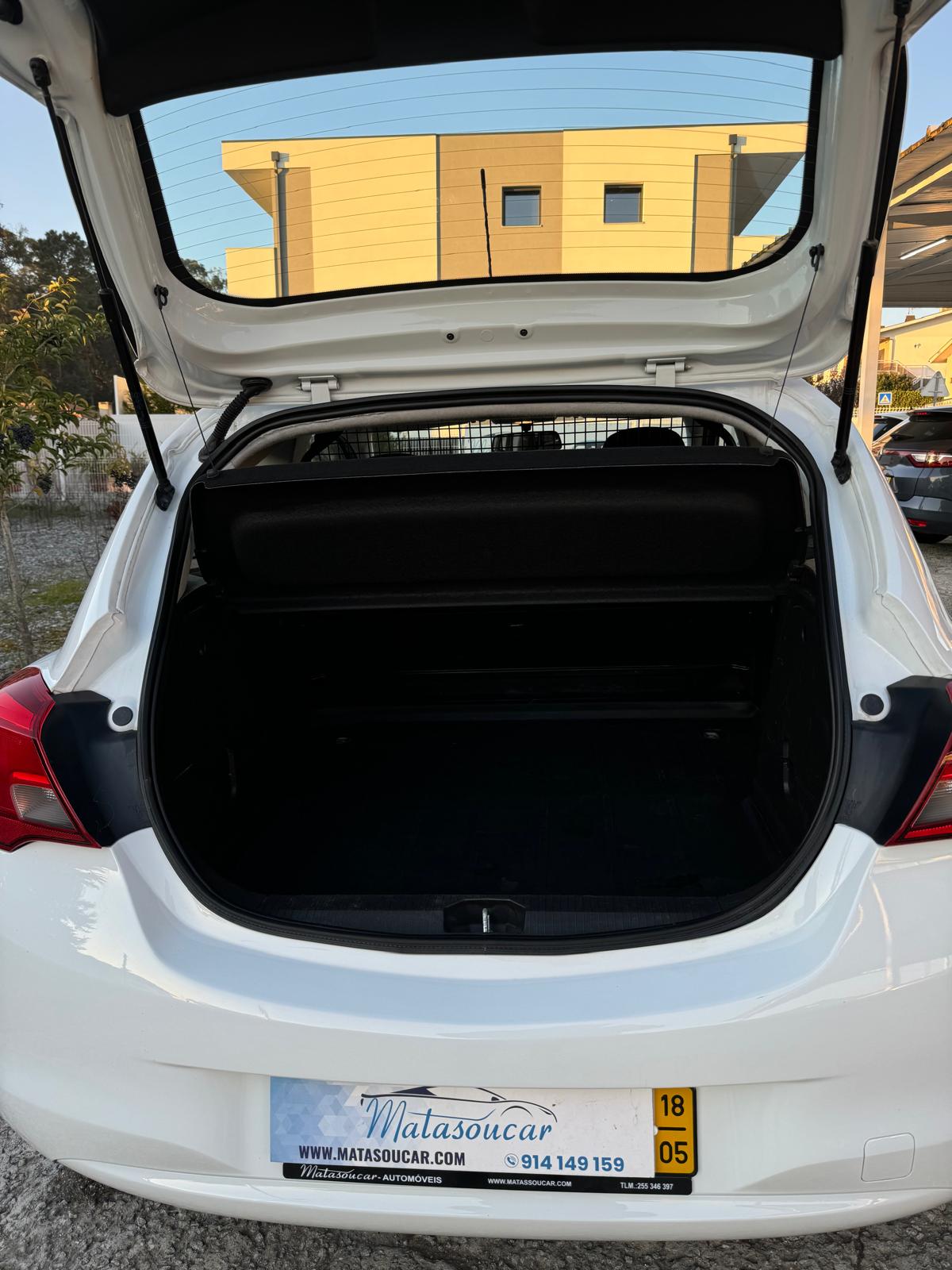 Opel Corsa comercial