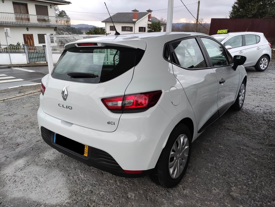 Renault Clio Comercial Ano 2015